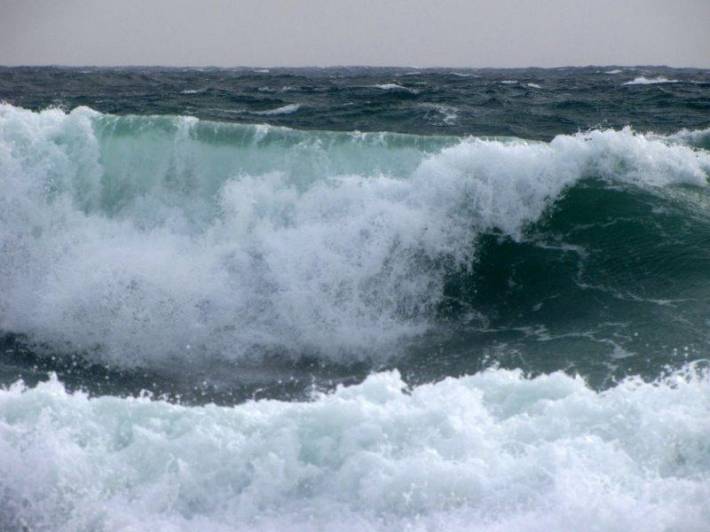 Четырёх человек спасли во время шторма на Белом море